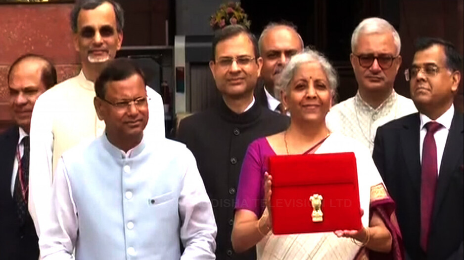 କେନ୍ଦ୍ର ବଜେଟ୍‌-୨୦୨୪; ଗରିବ, ମହିଳା, ଯୁବବର୍ଗ ଓ କୃଷକଙ୍କୁ ପ୍ରାଧାନ୍ୟ..ଦେଖନ୍ତୁ ଫଟୋରେ ଖବର