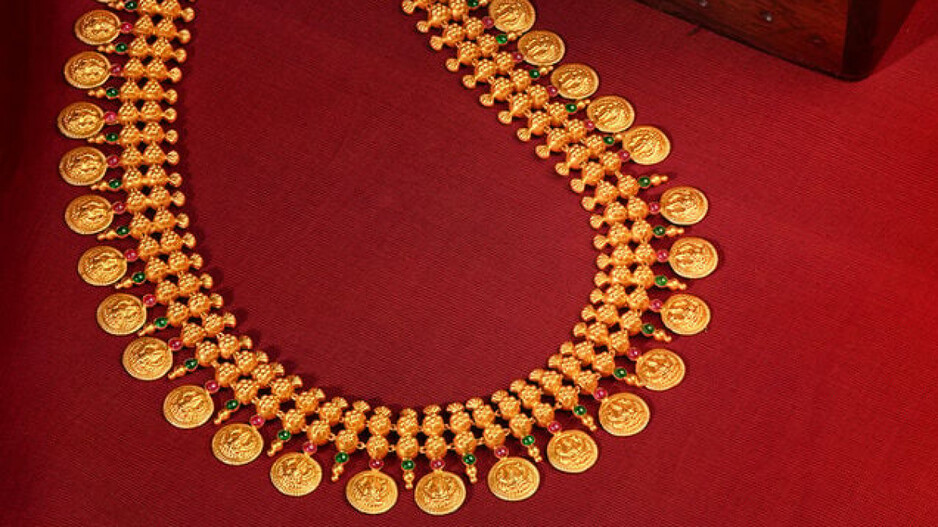 Gold Price Today 15th May 2024: ବାହାଘର ପାଇଁ ସୁନା କିଣିବାକୁ ଚାହୁଁଛନ୍ତି କି ? ଜାଣନ୍ତୁ କେତେ ଅଛି ଦାମ୍