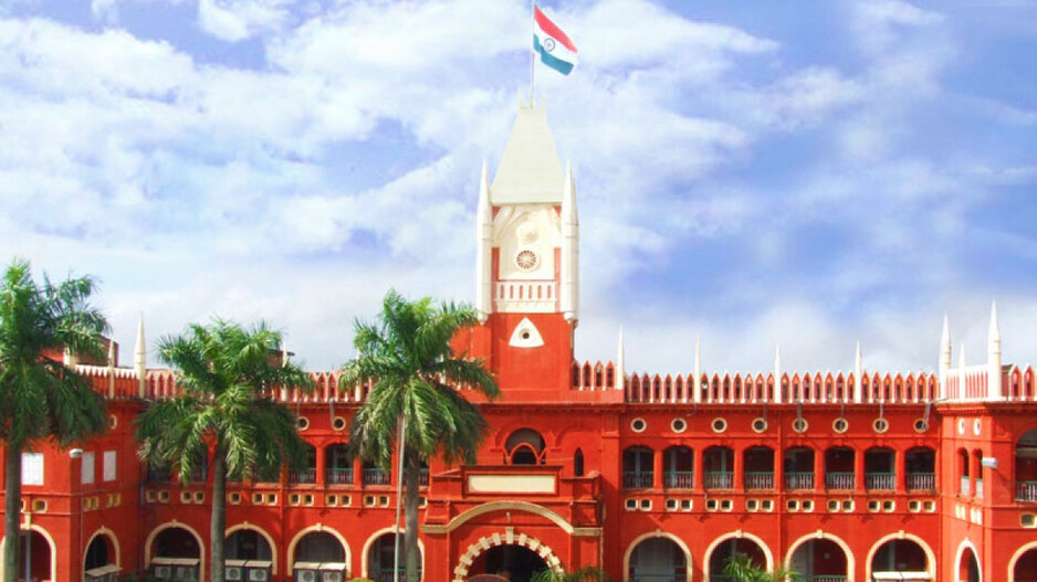 High Court: କଟକ SCBରେ ଶିଶୁ ବଦଳ ଅଭିଯୋଗ ମାମଲା, ଜବାବ ଦାଖଲ ପାଇଁ ପ୍ରତିପକ୍ଷଙ୍କୁ ନୋଟିସ୍‌ କଲେ ହାଇକୋର୍ଟ
