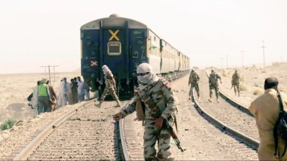 Pakistan Train Hijack: ‘୨୦ ଘଣ୍ଟାରେ ଦାବି ନମାନିଲେ ସବୁ ବନ୍ଧକଙ୍କୁ କରିବୁ ହତ୍ୟା’