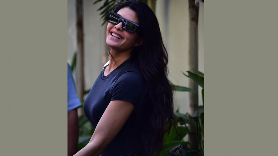 Esha Deol and Jacqueline: ପାପାରାଜିଙ୍କ କ୍ୟାମେରାରେ ଈଶା ଦେଓଲ-ଜ୍ୟାକଲିନ୍‌