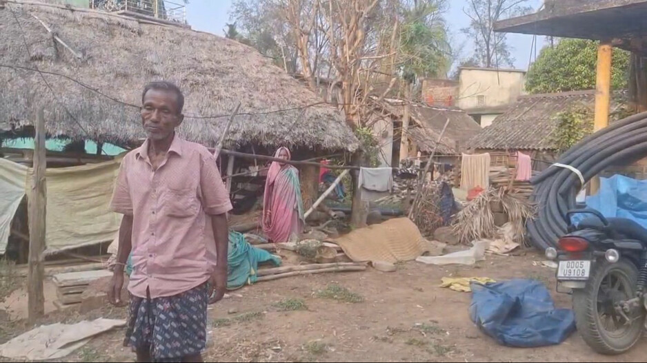 Suicide: ଚାଷ ପାଇଁ ଋଣ ଆଣିଥିଲେ, ଶୁଝିନପାରି କୀଟନାଶକ ପିଇଦେଲେ