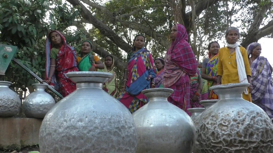 Water Supply Issues in Tangi Block: ଏଇ ନଳକୂଅର ପାଣି ପାଟିରେ ଦେଇହବନି, ତଥାପି ସକାଳୁ ସଂଜ ଲମ୍ବା ଧାଡ଼ି 
