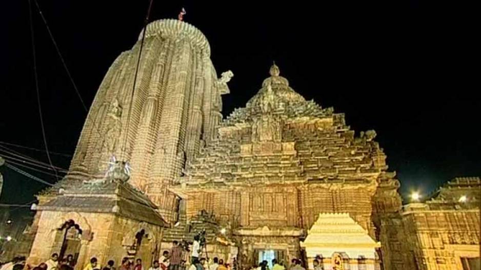 In a major lapse during the Mahashivratri rituals today some devotees ...