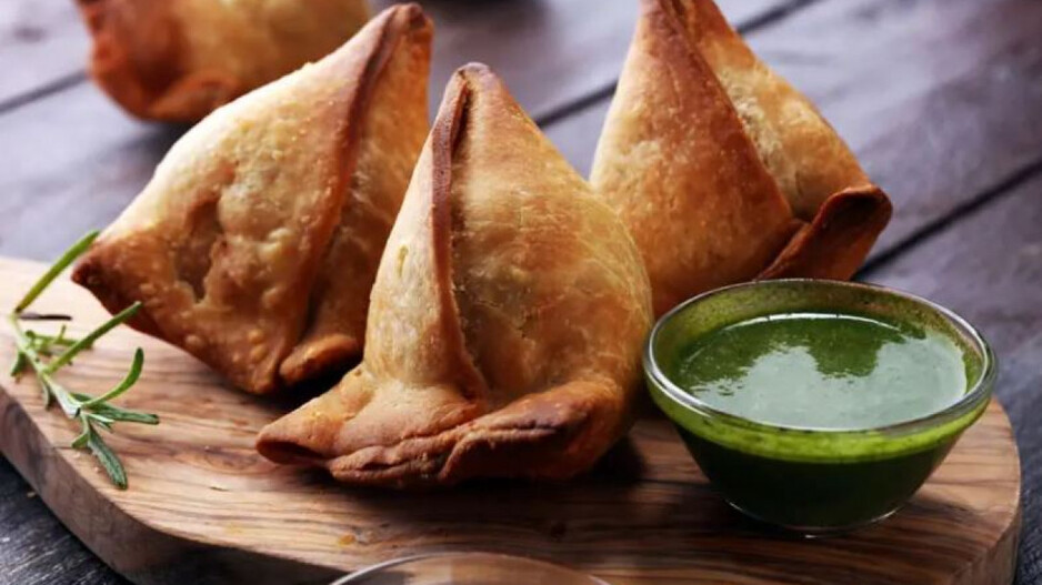 Story Of Samosa: କିଭଳି ଭାରତକୁ ଆସିଲା ସିଙ୍ଗଡ଼ା, କିଏ ଆଣିଥିଲା....ପଢ଼ନ୍ତୁ ...