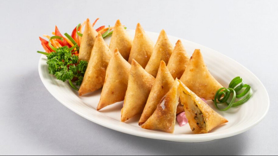 Story Of Samosa: କିଭଳି ଭାରତକୁ ଆସିଲା ସିଙ୍ଗଡ଼ା, କିଏ ଆଣିଥିଲା....ପଢ଼ନ୍ତୁ ...