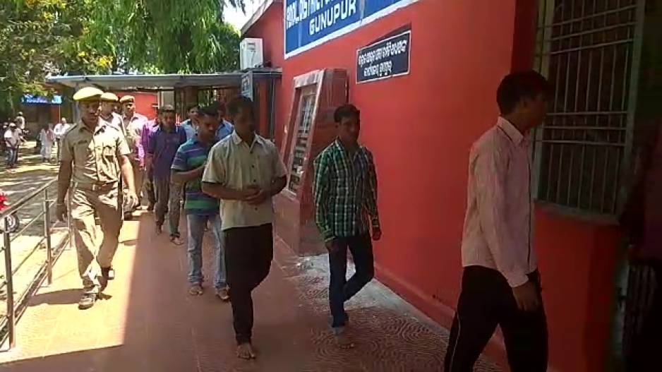 vlcsnap-4266-04-12-23h29m37s543 vlcsnap-4266-04-12-23h29m37s543