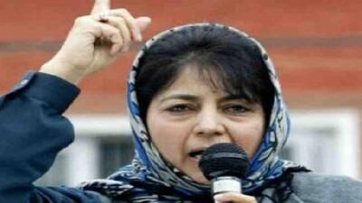 1518432194-1499756175-mehbooba