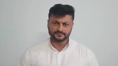 Anubhav-insults-media