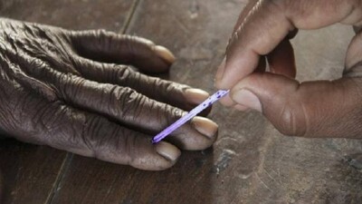 Odisha By-polls: Woman Caught While Allegedly Distributing Money