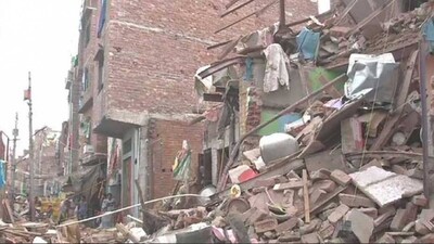Delhi-building-collapse