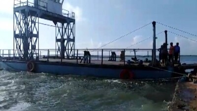 Floating boat-1