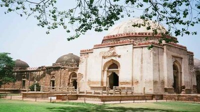 Ghaziuddin-Khans-Madarsa-a