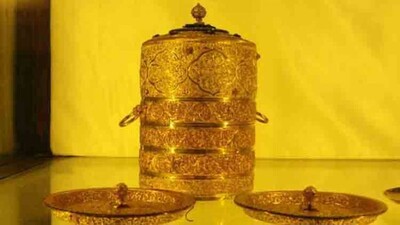 Gold-tiffin-box-Nizam-Museum