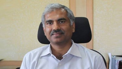 IAS-Officer-Manoj-Ahuja
