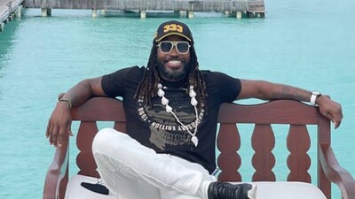Chris Gayle Gorges On Jumbo Lobster Burger While Chilling Out In Quarantine | WATCH Video