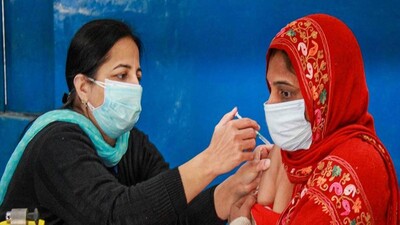 Women Can Take COVID-19 Jabs Anytime After Delivery: Experts