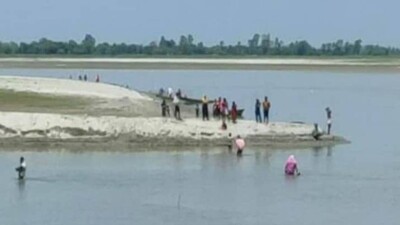 UP Villagers Jump Into Saryu River To Avoid COVID19 Jabs