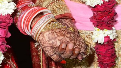 Gurugram Shocker: Friends For 7 Yrs, Two Girl Elope And Marry Each Other