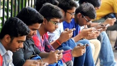 Children In Grip Of Social Media, Only 10.1 PC Like Online Learning: Study