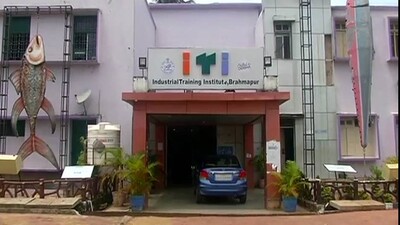 ITI Student Dies After Falling From Hostel Food Delivery Van