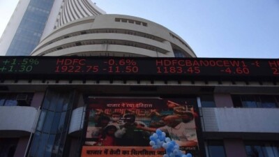 Sensex Slumps 678 Pts; Gold Declines Rs 271