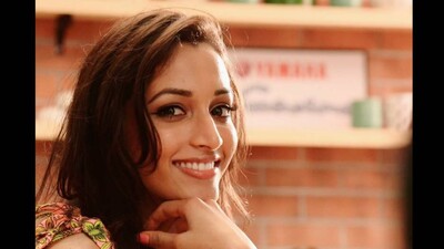 KGF Girl Srinidhi Shetty Leaves Fans In Awe With New Pics