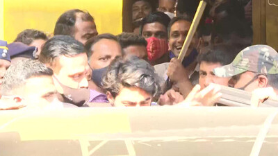 Aryan Khan Walks Out Of Mumbai's Arthur Road Jail