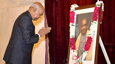 President, VP Remember Sardar Patel On His Birth Anniversary