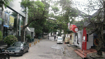 Queen's Avenue where plot takes place