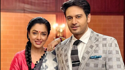 Rupali Ganguly and Gaurav Bhatia as Anupamaa and Anuj Kapadia