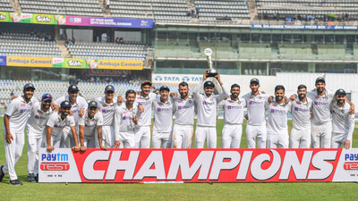  Indian Players With the Trophy