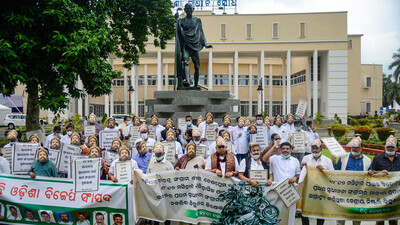 BJD Protest Over Paika Bidroha
