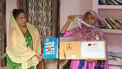 Meet Mushkan, The Ambidextrous Girl From Odisha Who Wrote Her Way Into Records Books