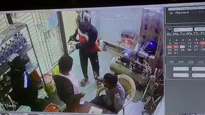 loot at petrol pump 