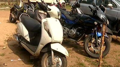 Birthday Party On Road During Night Curfew In Bhubaneswar: Police Seizes 12 Vehicles 