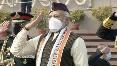 PM Modi Wears Uttarakhand Cap, Manipur Stole This R-Day