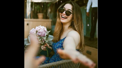 Sara Tendulkar Spotted With Arjun Kapoor Stepping Out Of Mumbai Restaurant?