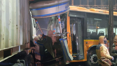6 dead after electric bus runs over bystanders in Kanpur