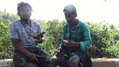Andhra Volunteer Holds Digital Survey For Issuing Health Cards In Disputed Kotia Region 