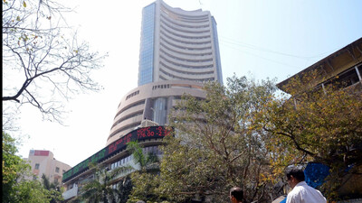 Sensex, Nifty end lower on selloff in metal, banking stocks