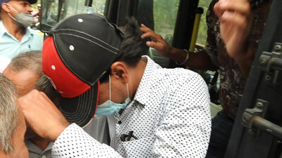 AltNews co-founder Muhammad Zubair being taken to the Patiala House Court
