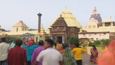 Devotees throng Srimandir on Kartika Purnima, Suna Besha conducted as per Chandra Grahan timing