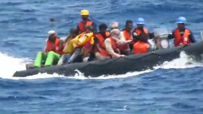 Indian-navy-evacuates-Indians