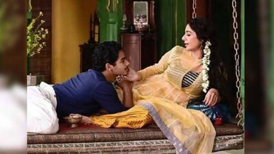 Ishaan-Tabu-Romance