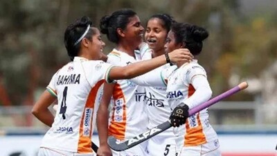 Jr-Women-Hockey-Team