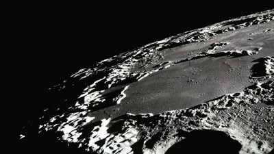 Moons-crust