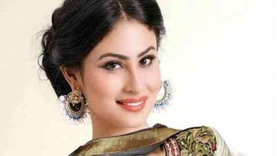 Mouni-roy-123