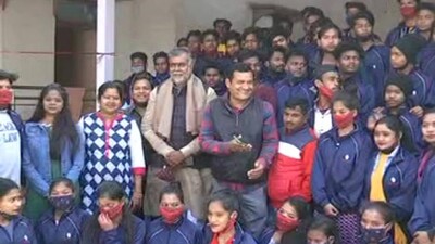 Union Culture Minister Meets Odisha Artistes Stuck During Delhi Violence