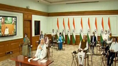 PM-Modi interacts with CM